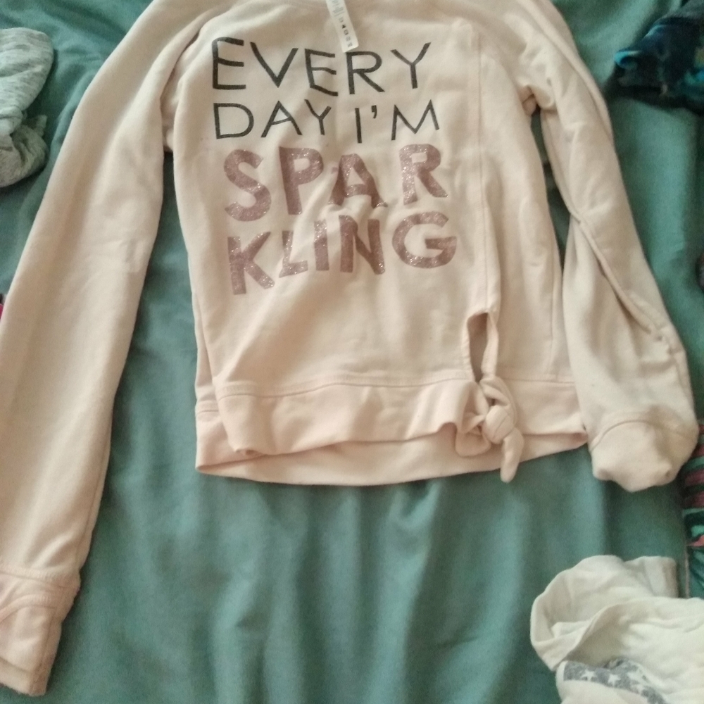 Clothes - Picture 6 of 16